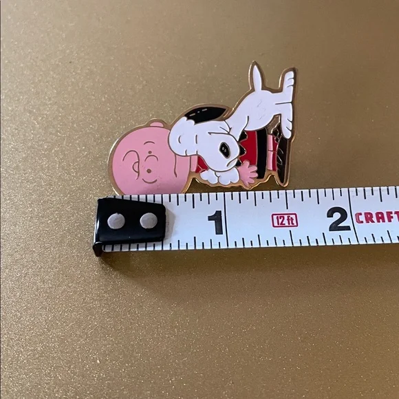 Vintage Charlie Brown & Snoopy Enamel Pin - Picture 3 of 4